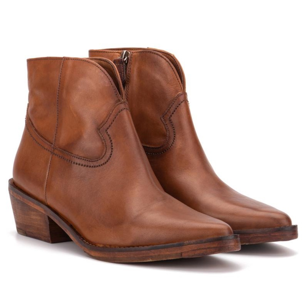 NEW IN BOX! “Vintage Foundry” Arielle Boot – Tan Size 11